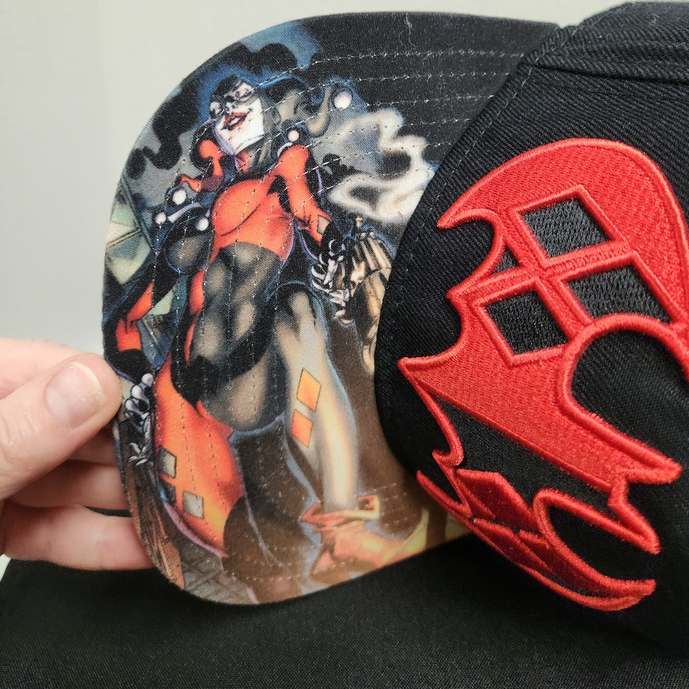 EUC Harley Quinn Batman Snapback